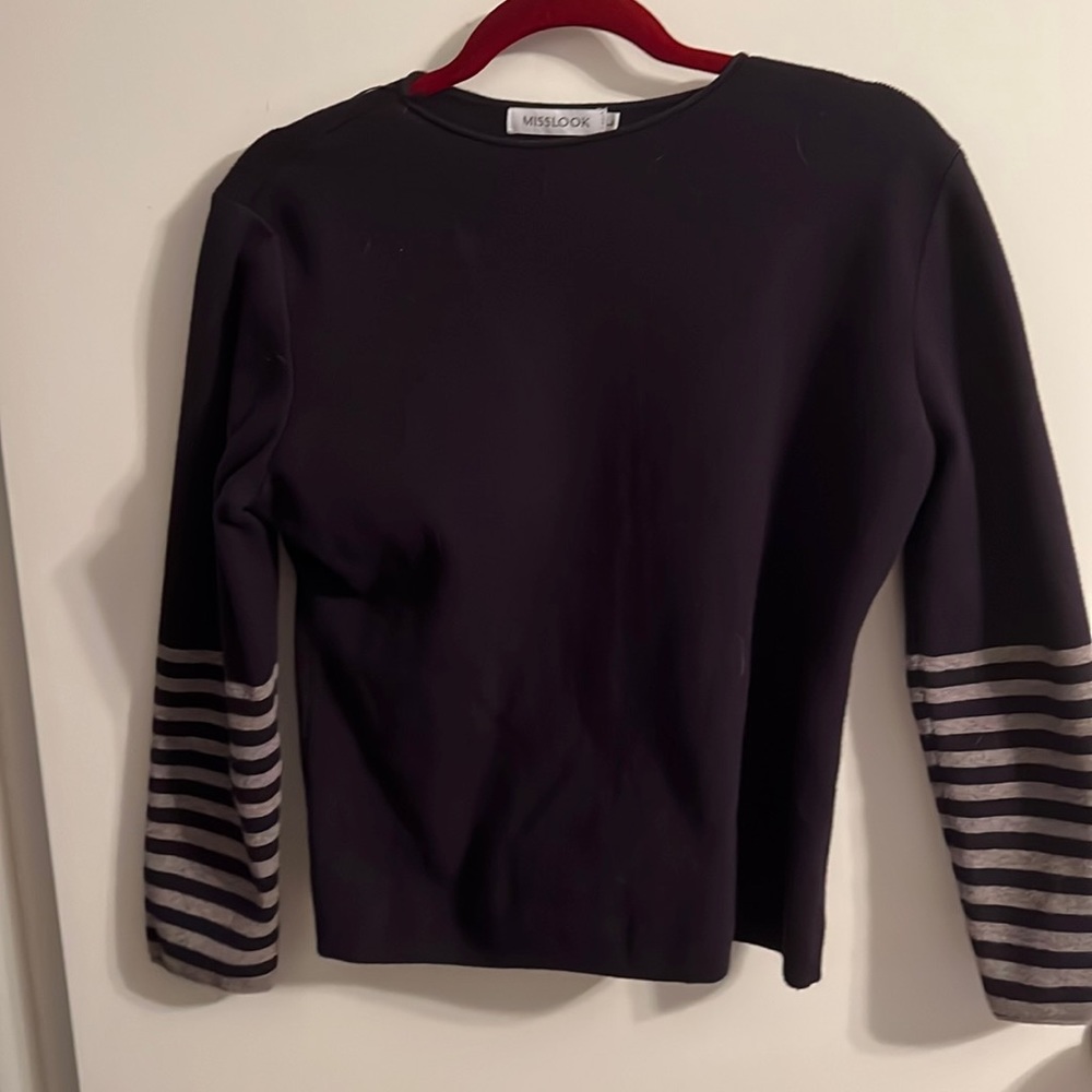 Gorgeous Navy Blue and Gray Sweater